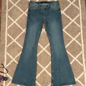 Hollister Low-rise flare jeans, light wash, size 1S, never worn